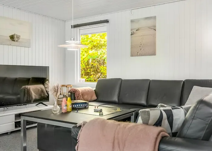 Tamina - 800m To The Fjord By Interhome Farsø
